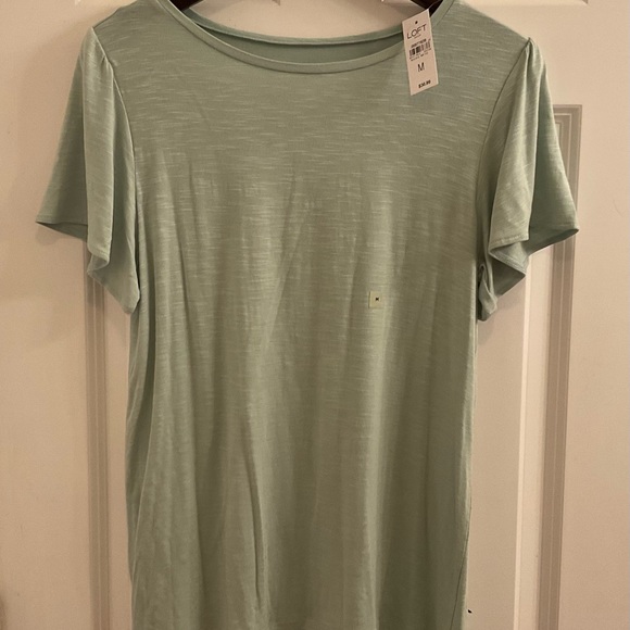 LOFT Outlet Rayon Blend Short Sleeve Top - NWT - Medium - Picture 2 of 9